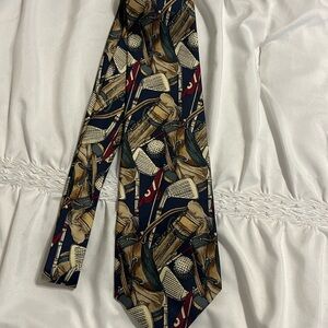 Huntington 100% silk man’s black/cream/red golf tie